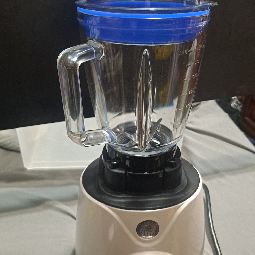 Electric Blender with Blue Lid